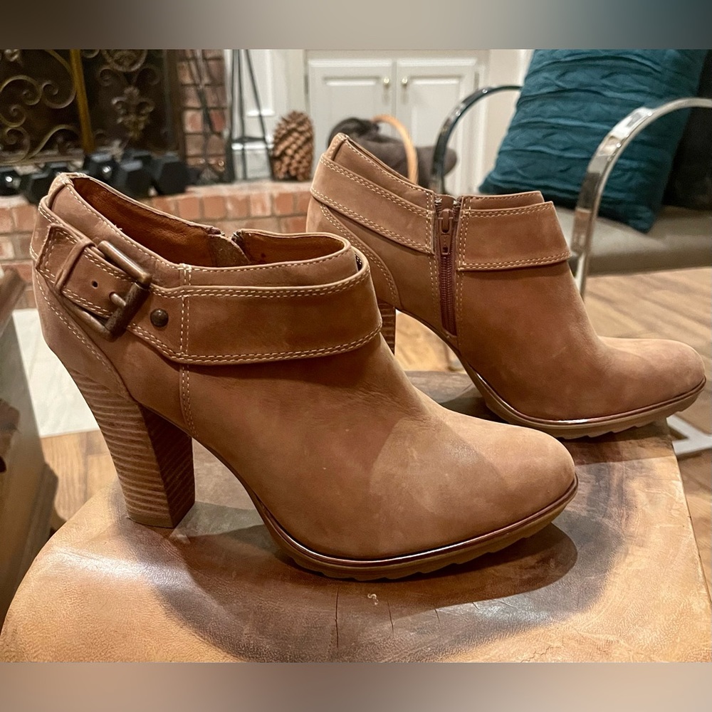 COPY - Gorgeous Brown Booties Sofft Brand, size 9 M Soft Leather. Like New.